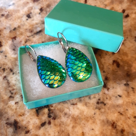 Jewelry - Green Mermaid Teardrop Earrings